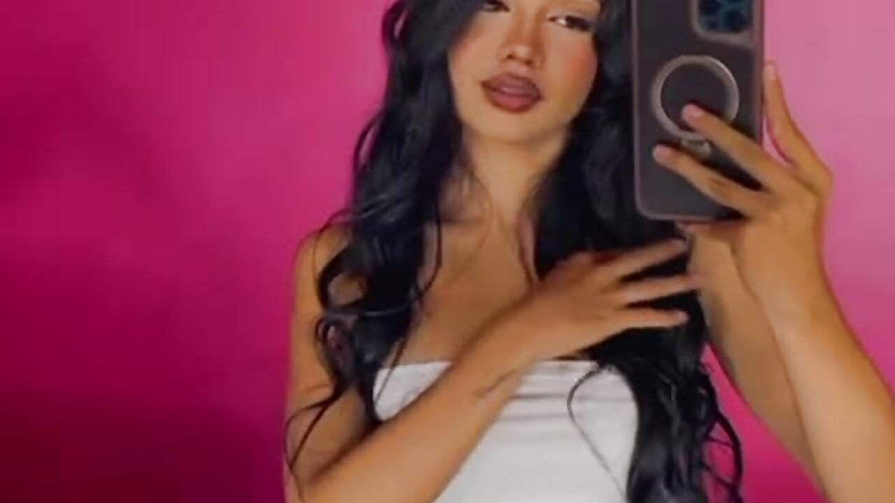 Serving looks, moods, and trouble🥵 - video di daddyissuesss_ modella di cam