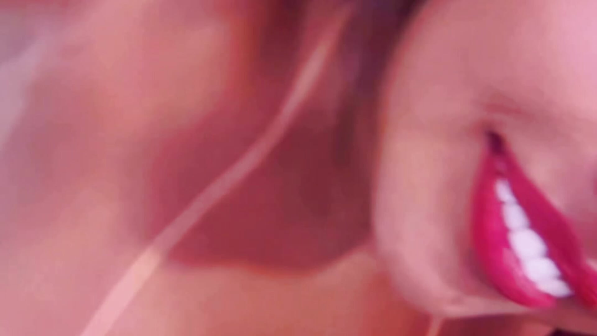 Sábado de bronceo 🔥💋 - video by emmyjhonson07 cam model