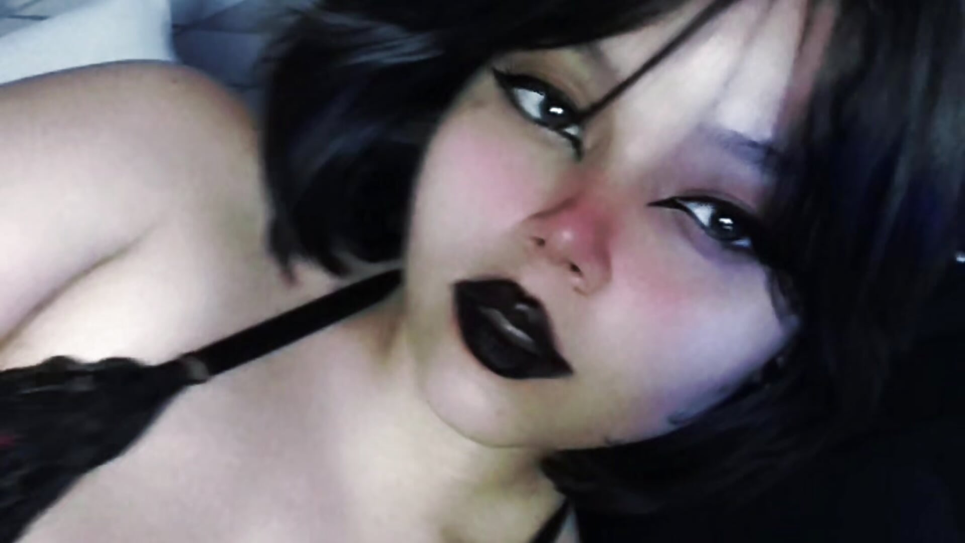 If you like my tits, give me 🎁 I love u daddy 😚🖤 – video modela na kameri shybutdirtygirrll