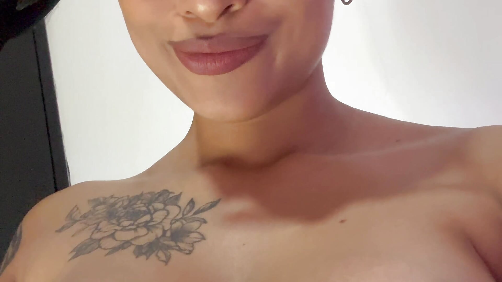 🌝 - video van maykka cam-model