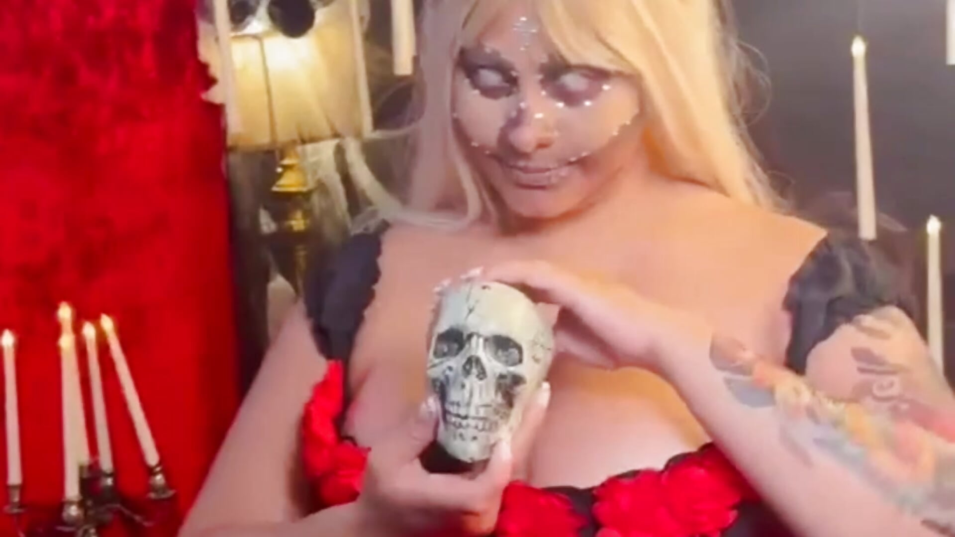 The wife of the boogie man 💀 – video modela na kameri eva_daemon