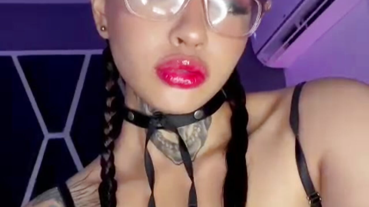 Hey , Im Red ♥ - video by Redforkill cam model
