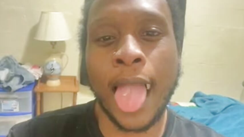 79106041251__217328ED-00FB-4568-8E47-524F4F0A223D – video od webkamerové modelky Trappboy305