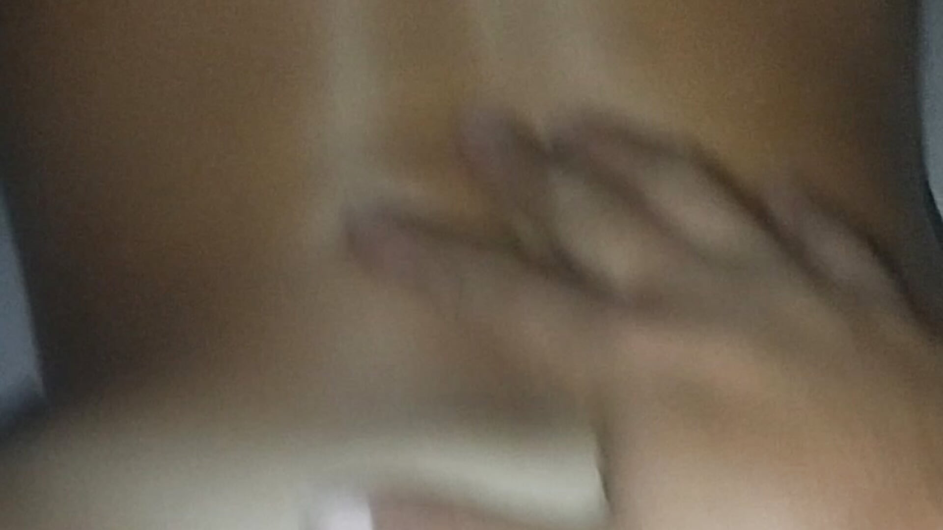 Folladita nocturna con regalito - video của người mẫu cam la_morena_tetona