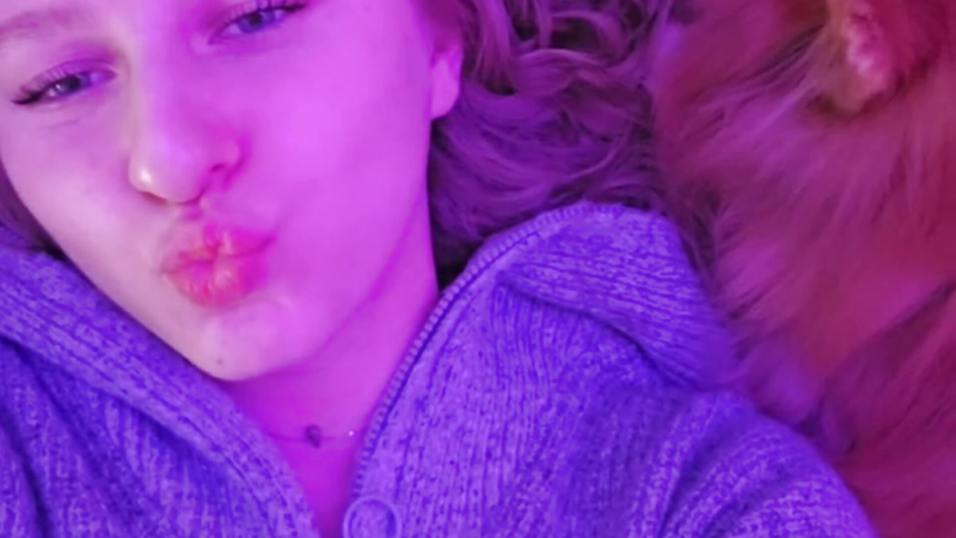 Kiss you ^_^ - video by AmaliaQueen cam model