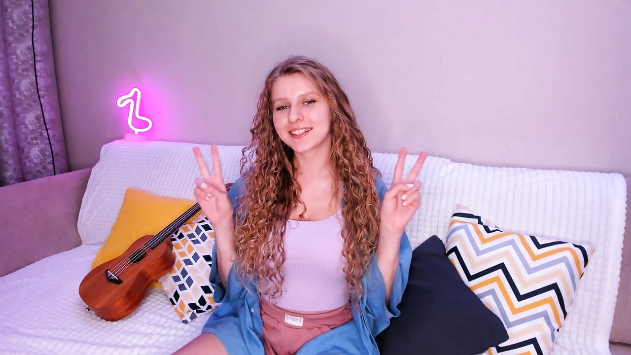 I give smiles and not only every day ʕ ꈍᴥꈍʔ - video by AmaliaQueen cam model