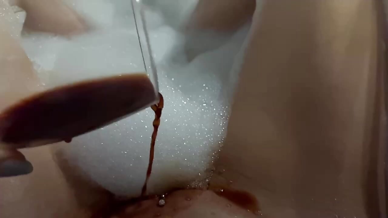 Drip wine on pussy in bathtub 1