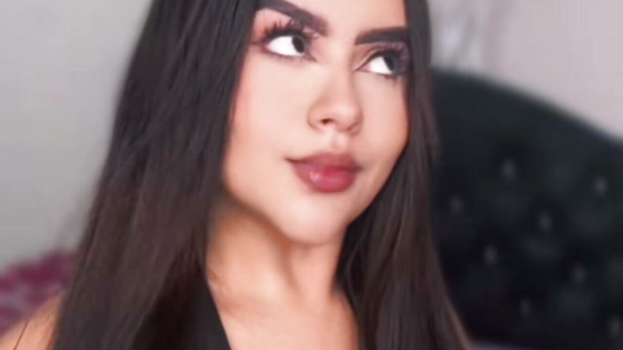 Nice girl and sexy💋 - סרטון של katia_bigboobs1, דוגמן/ית מצלמה