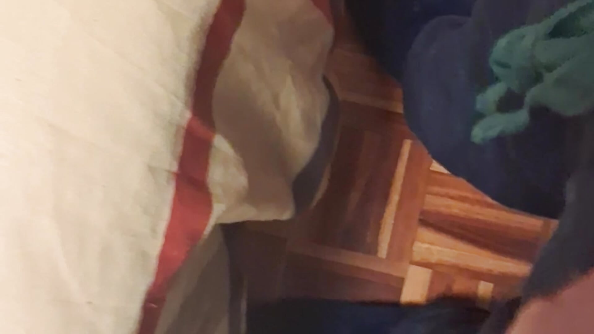 Empezando a tocarme - video by panchitoesp cam model