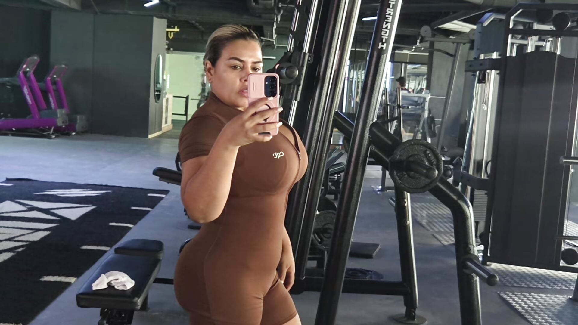 1000224145.mp4 - video by AlyssaFabulous222 cam model