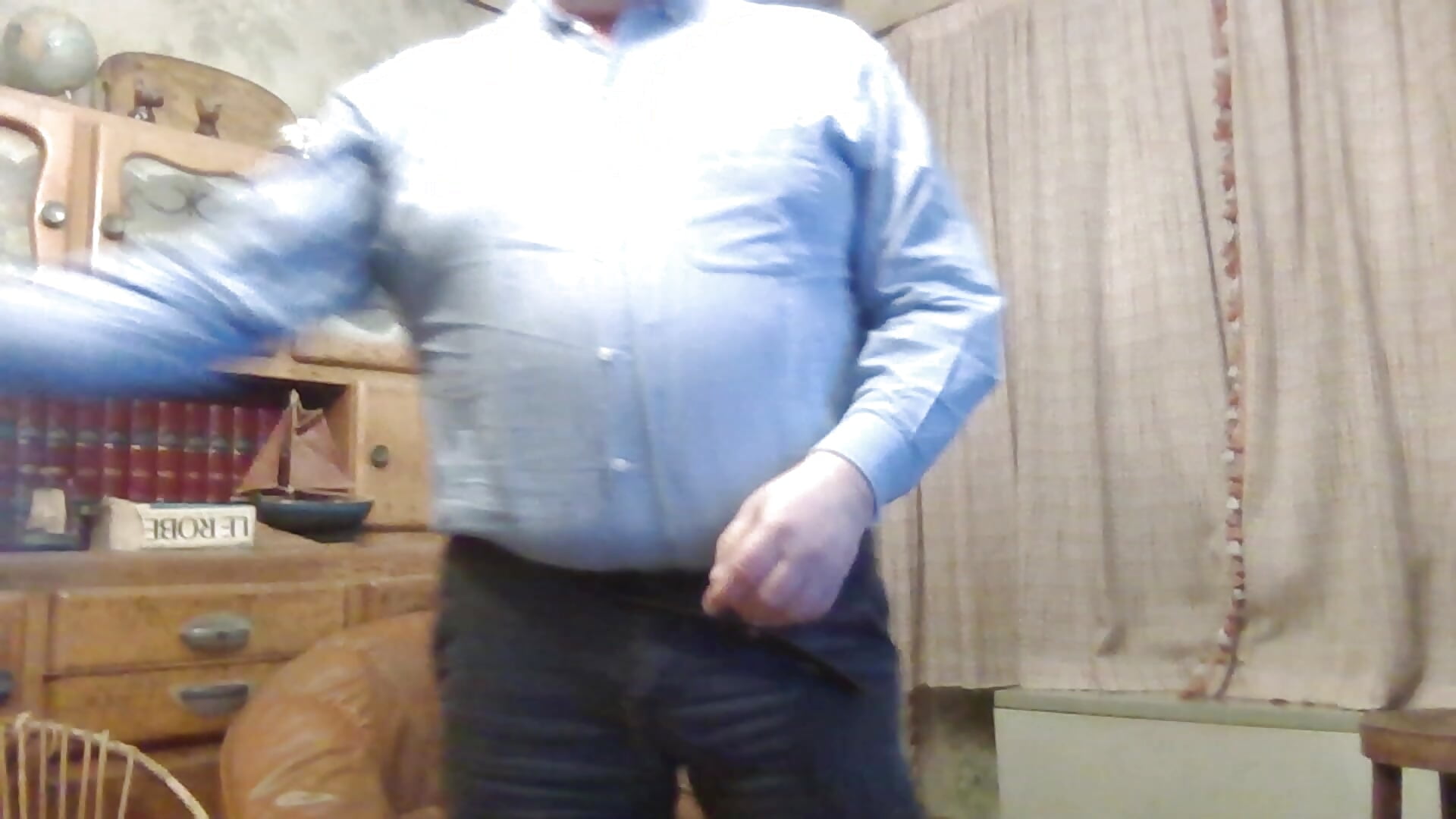 Striptease - video di sympatrique modella di cam