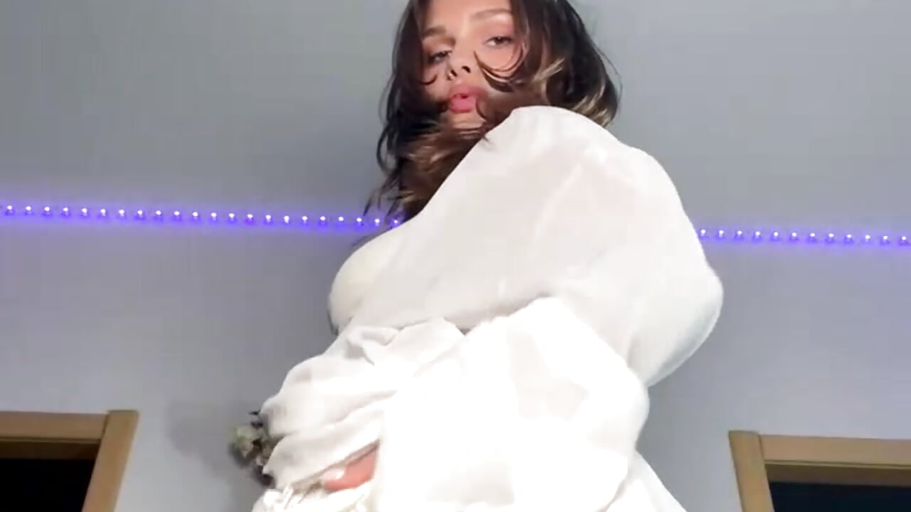 Wtite rabbit teasing - Public Show