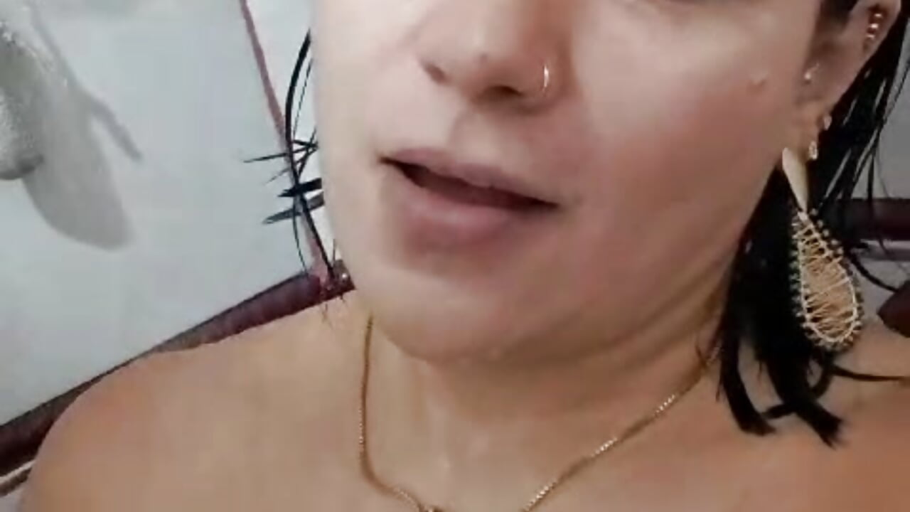 My shower time, always hot - video by EmilyPeytonn cam model