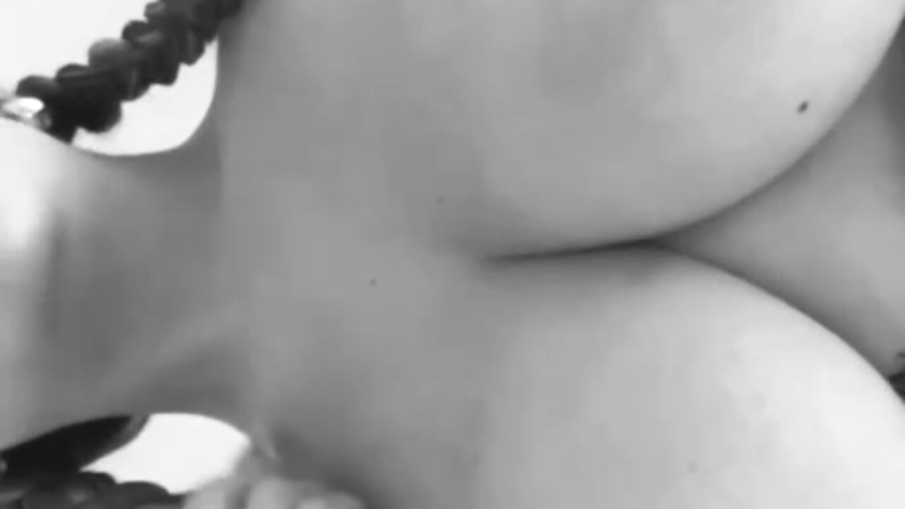 IF YOU TEASE ME MORE… I’M NOT RESPONSIBLE FOR WHAT I AWAKEN 😏💦 – video modela na kameri Samaantha-White