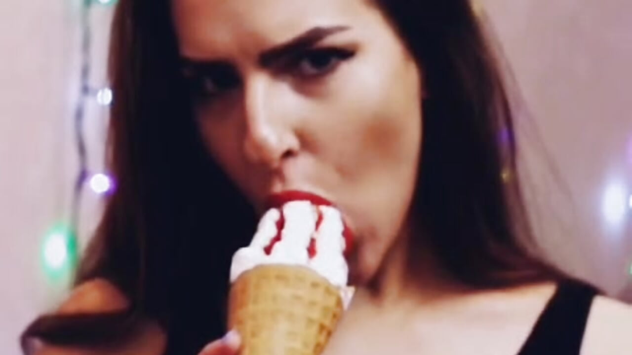 Ice cream - video by Alicia_x_art cam model