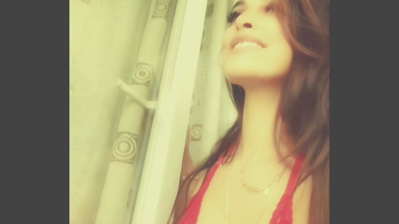 Love me? - vídeo de la modelo de cam EvaWhisper