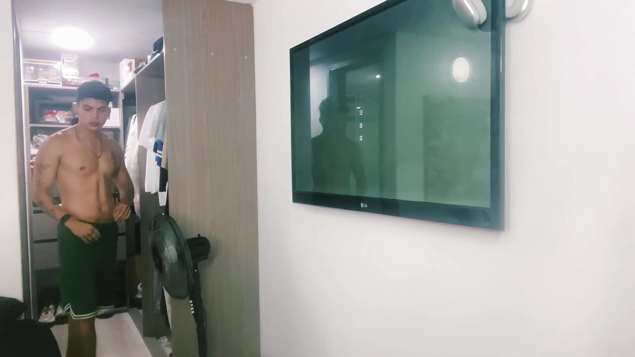 Charlie - video av charlie_hotxxx cam model