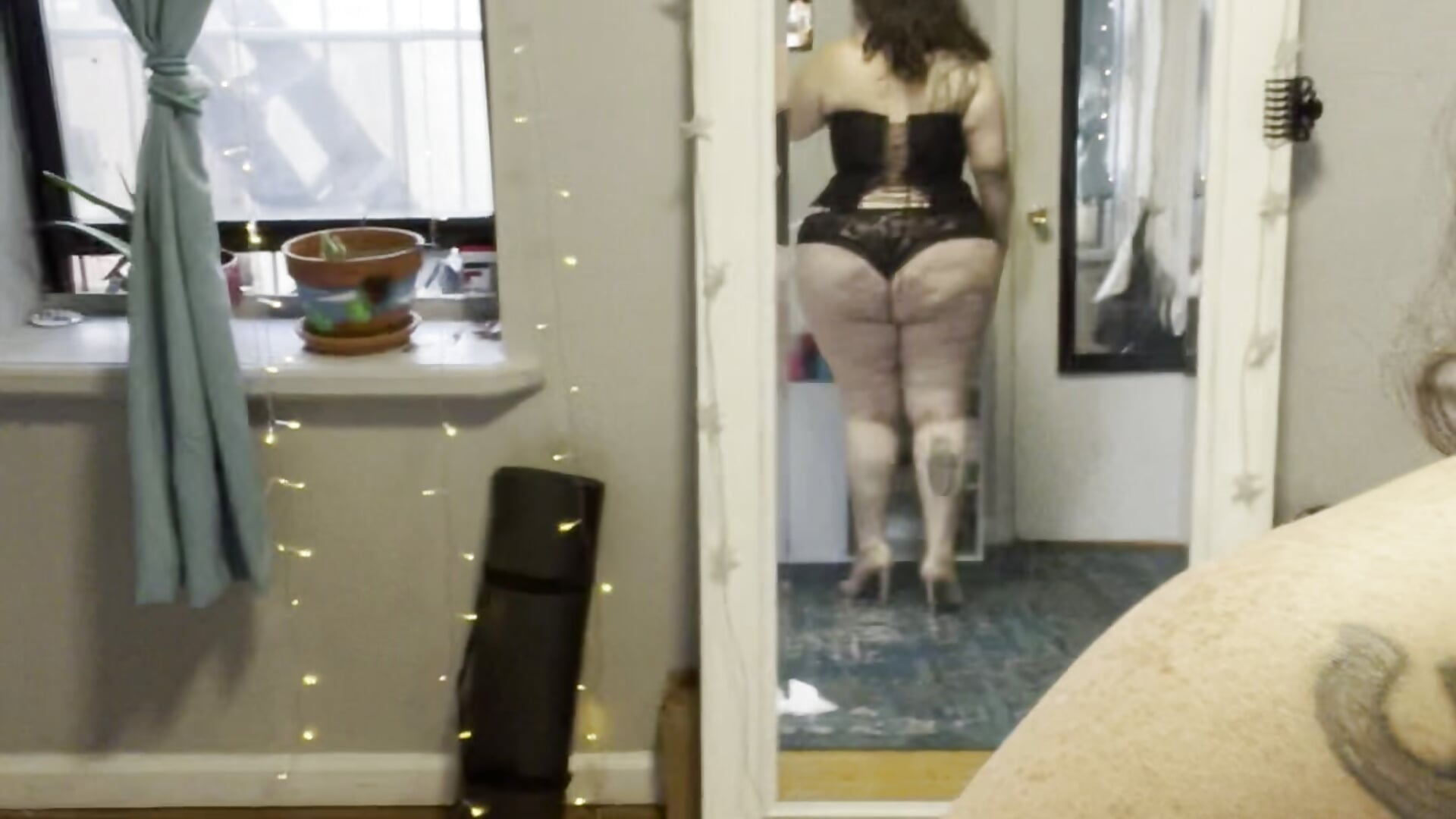 Just having a little fun showing off - video by sylviahhh cam model