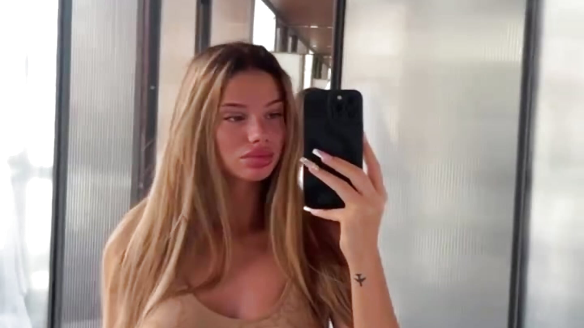 Keep it simple - video by NicoleSarahX cam model