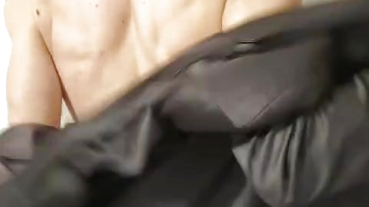 Spogliandomi.. - video by Jinxgary cam model