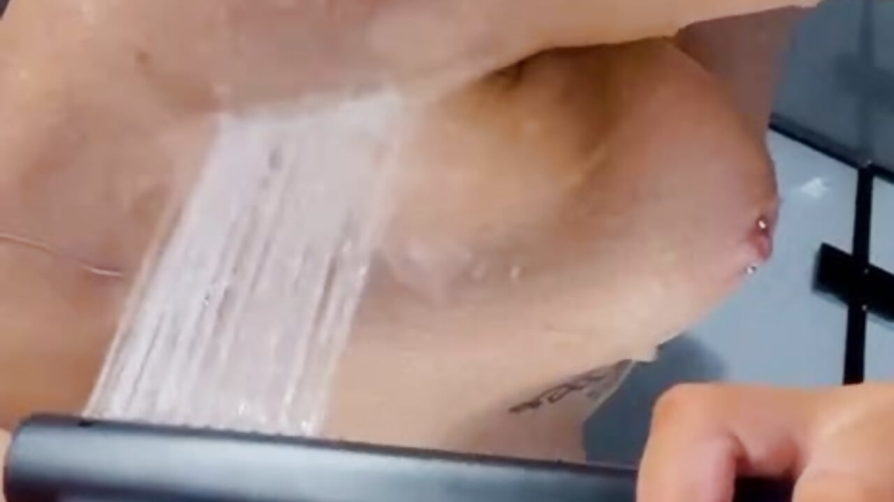 Naked in shower - video by WOW-PeaCH-Girl cam model