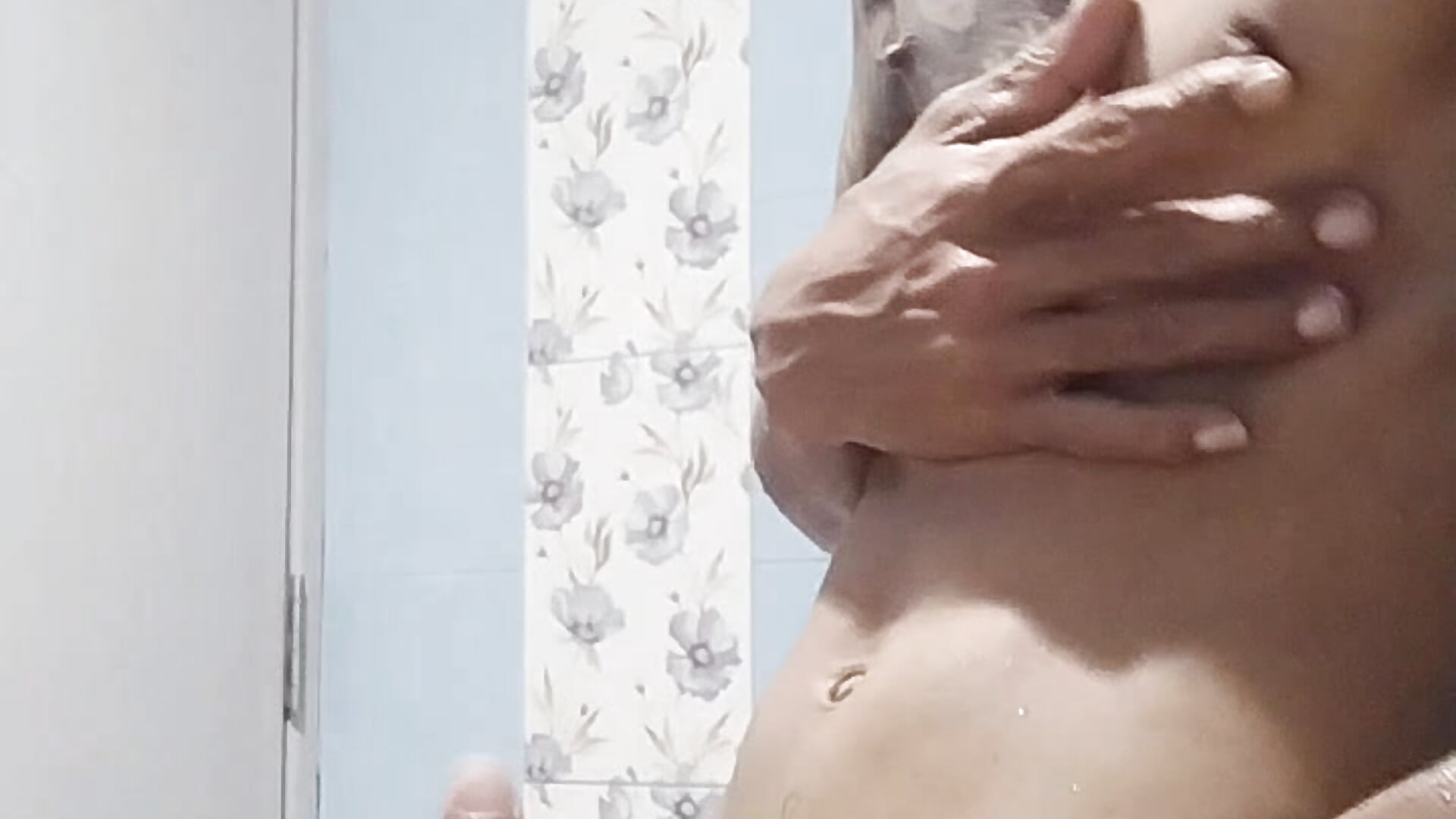 Take a shower and get masturbate. - video av Rossolnwza69 cam model