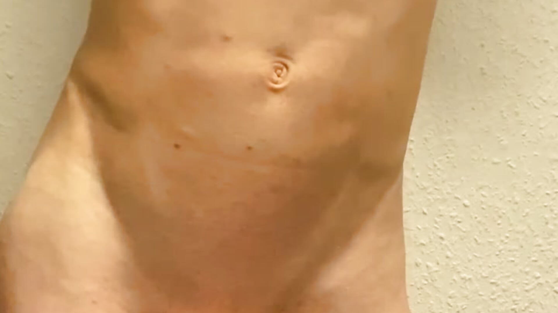 Ich ziehe mein Oberteil aus, probiere alle lovense Modis durch und Spritze gewaltig ab - vídeo de la modelo de cam twinkyie