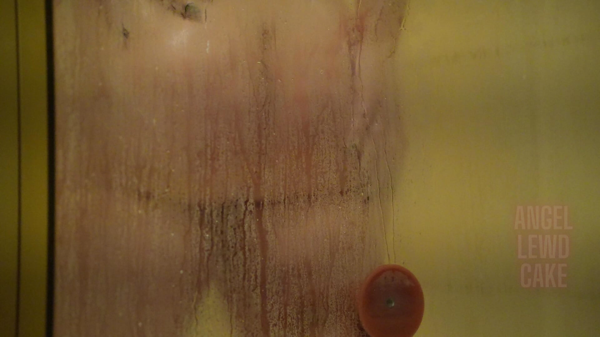 Luxor Shower Show Teaser – video od webkamerové modelky Angel-Lewd-Cake