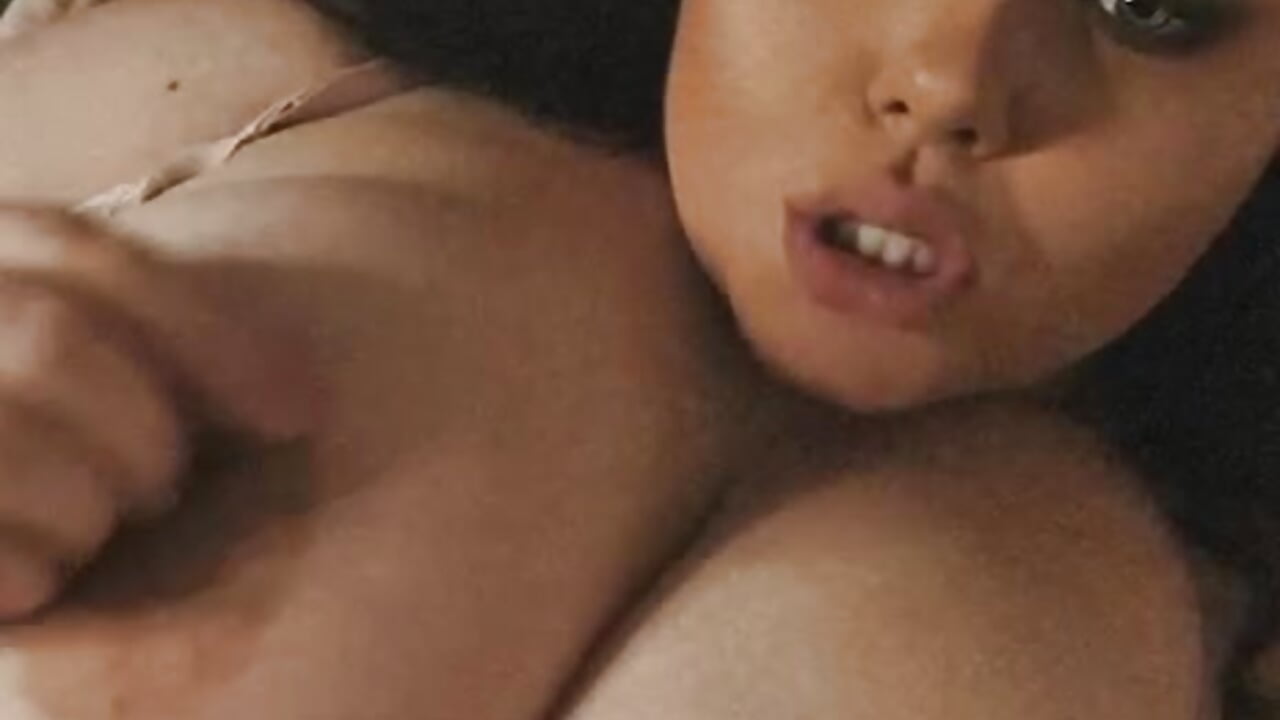 For our boob lovers🤤