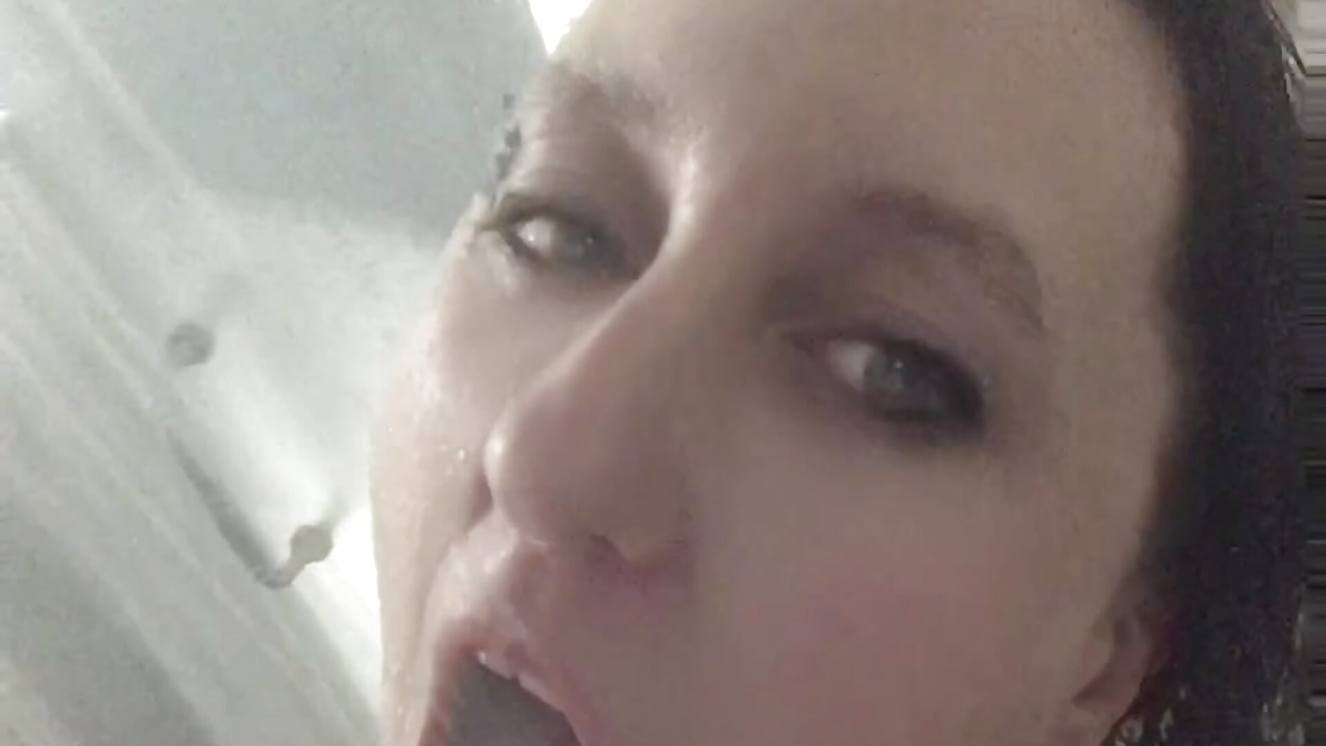 Shower tease, I will get you hooked by my eyes - βίντεο μοντέλου xloritax