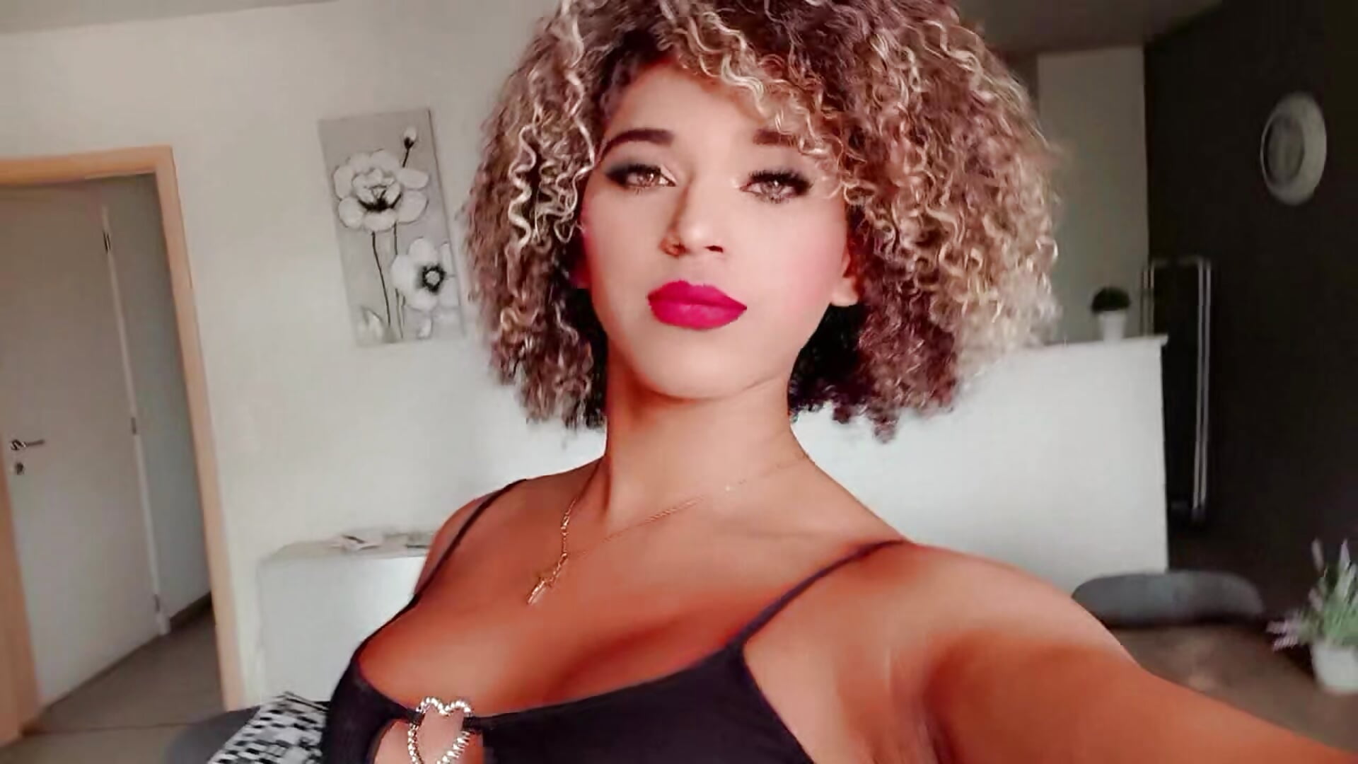 Blessed - clip cu Ciinamonloren
