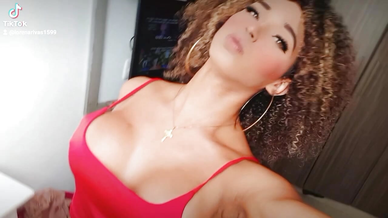 In red - clip cu Ciinamonloren