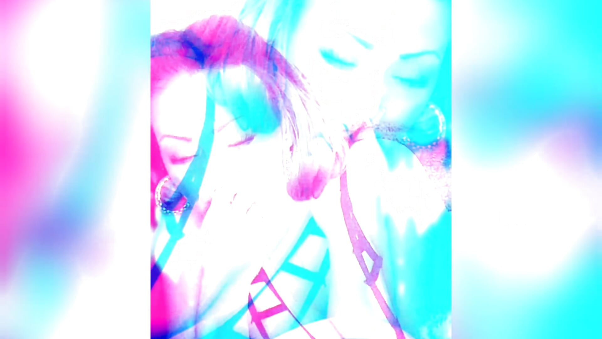 InShot_20230729_225342473 - video by smashinganna cam model