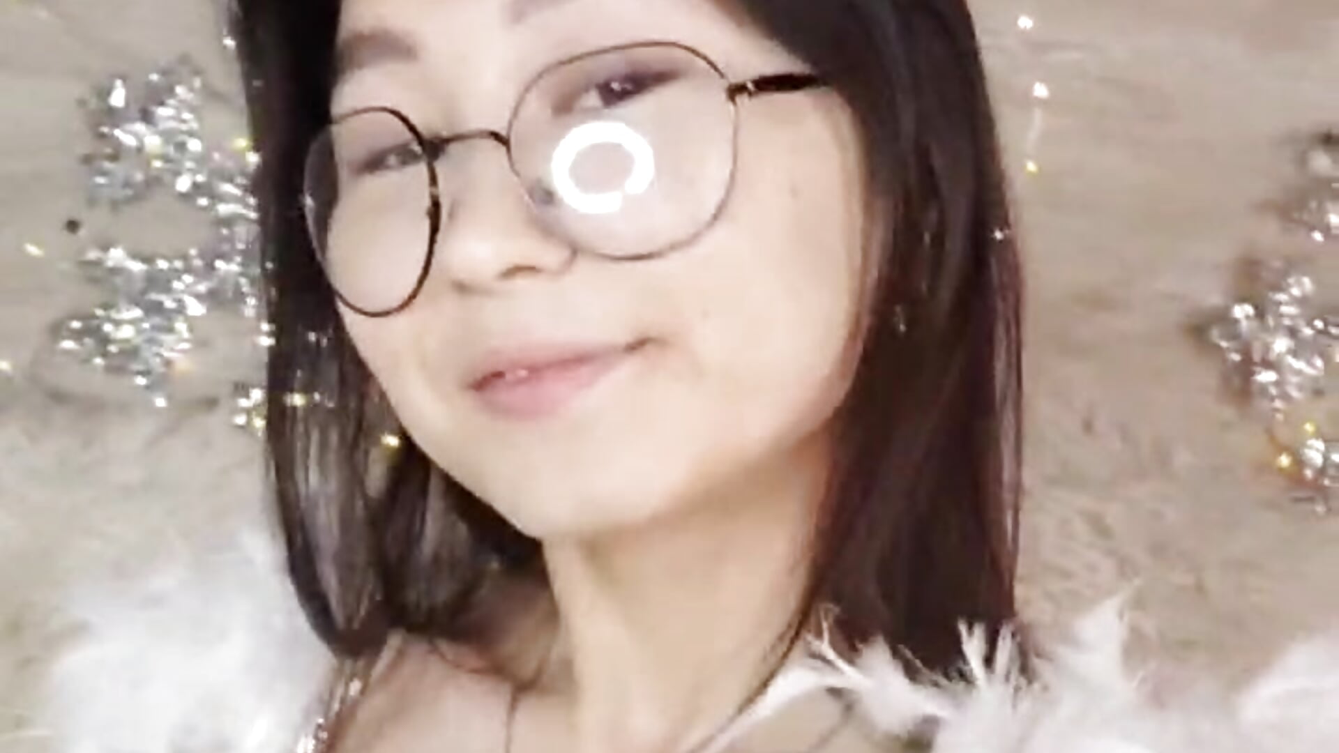 I invite everyone to celebrate the New Year with me and my hot shows) we will break the ice this w) - vídeo de SaraXray modelo de câmara