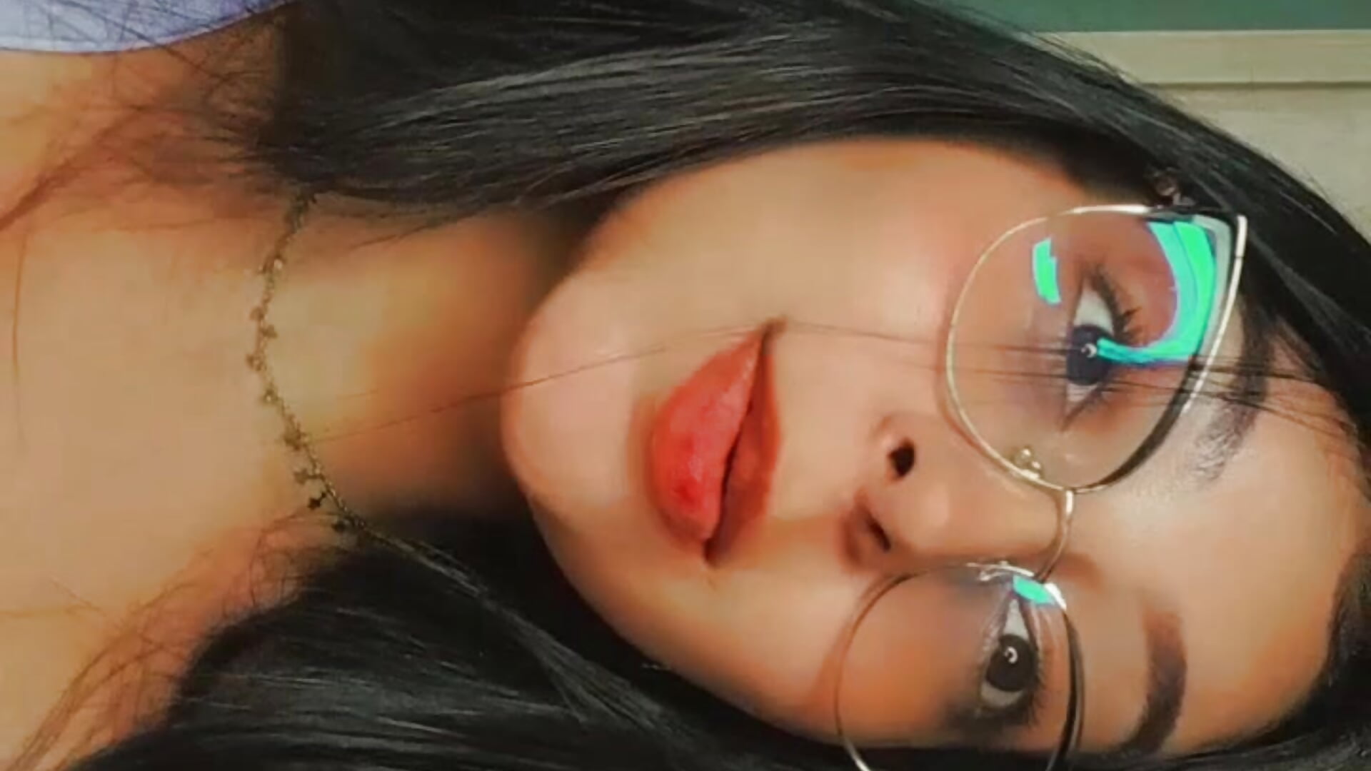 Publico - วิดีโอโดย mia_love_sweet โมเดลแคม