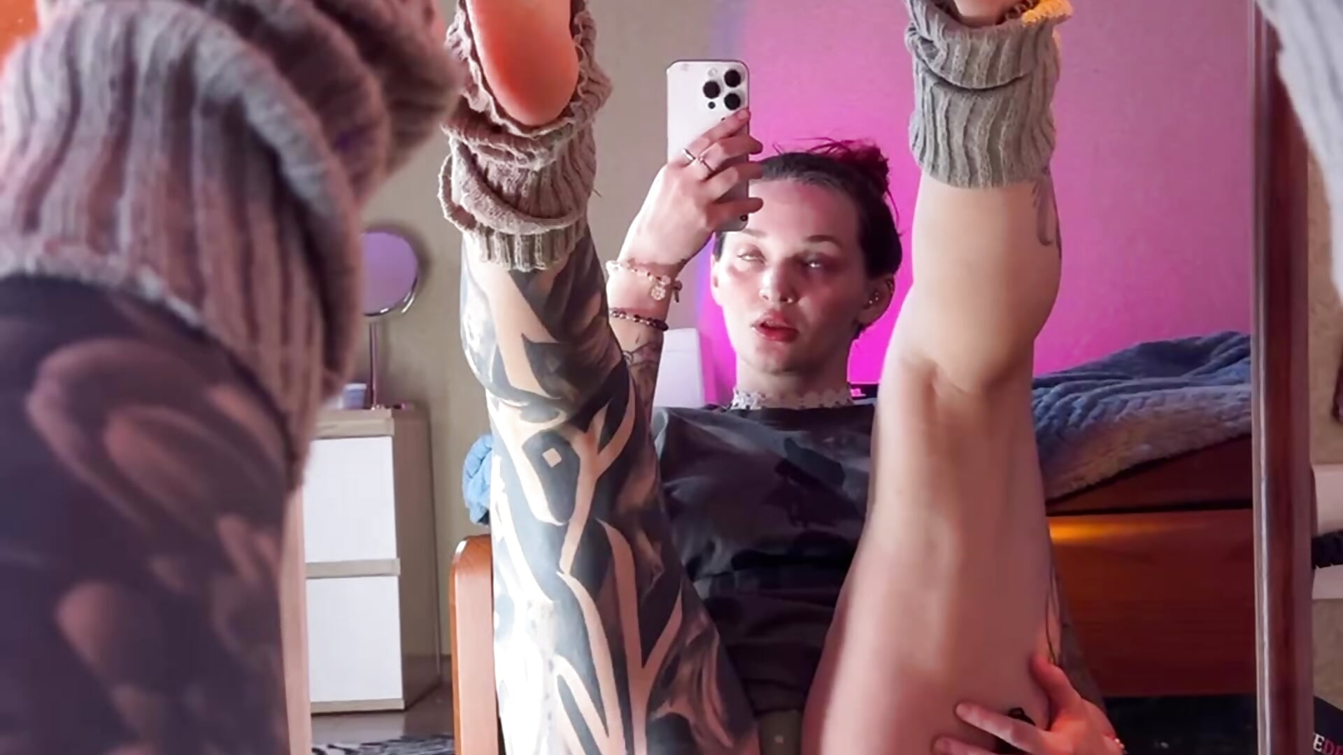 cozyyyyyyyy flirt - vidéo du modèle de showcams VivienneWest