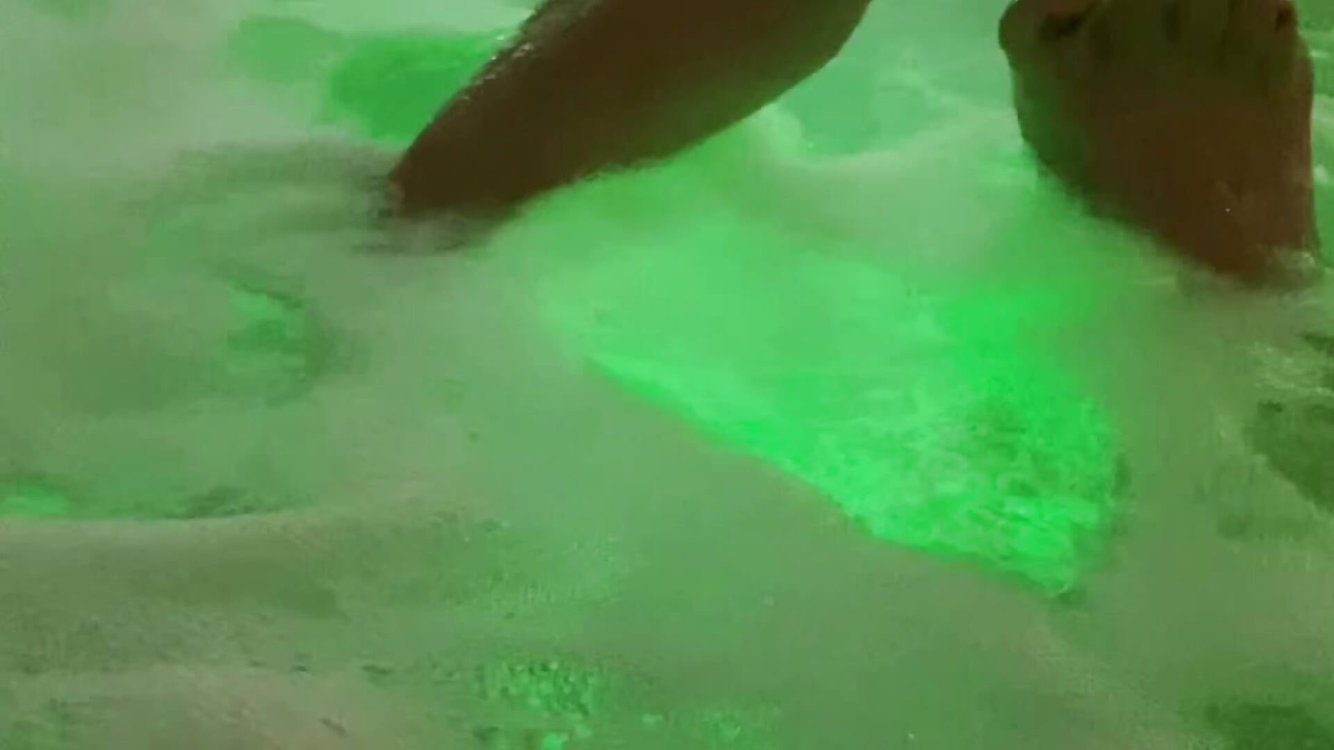 Foam feet!🦶🫧 - video by Scarletleon77 cam model