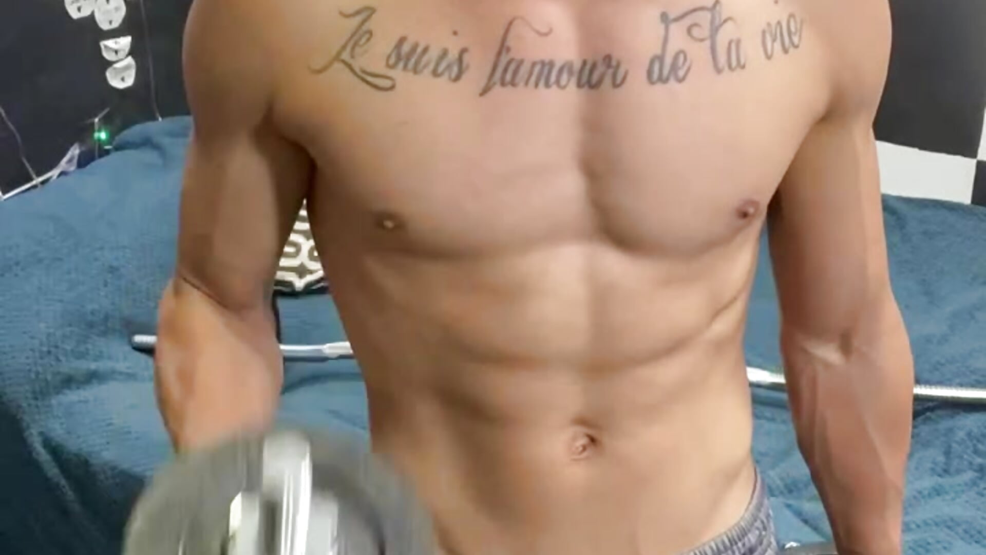 Bruno working out and flexing so hot! - video by Brunocuttie94 cam model