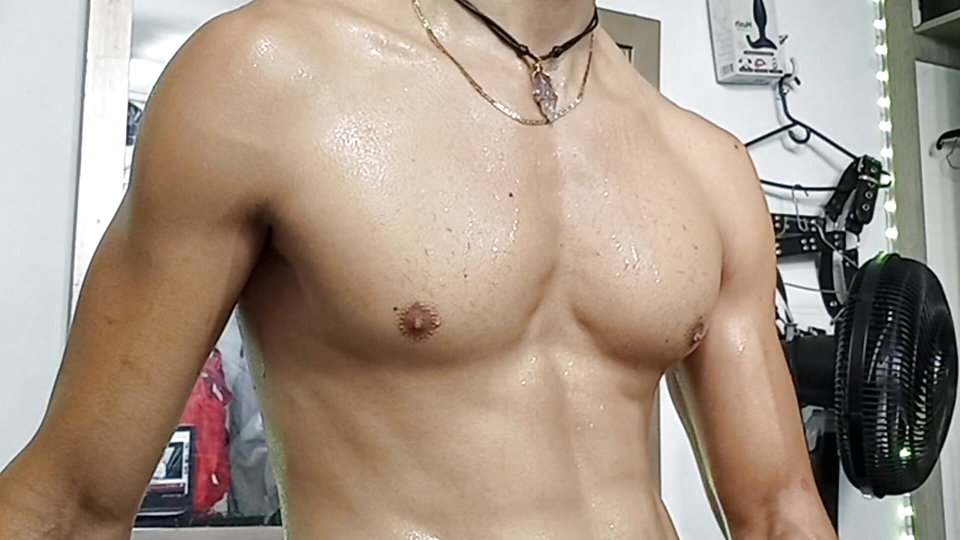 Mike has very hot orgams and cum so horny! - video by Brunocuttie94 cam model