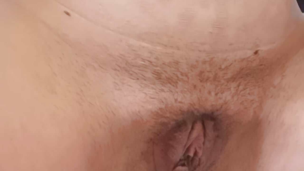 faccio la pipí e mi lavo la passerotta 🌹🖤❤️ - video Lui_sa3 kameramallilta