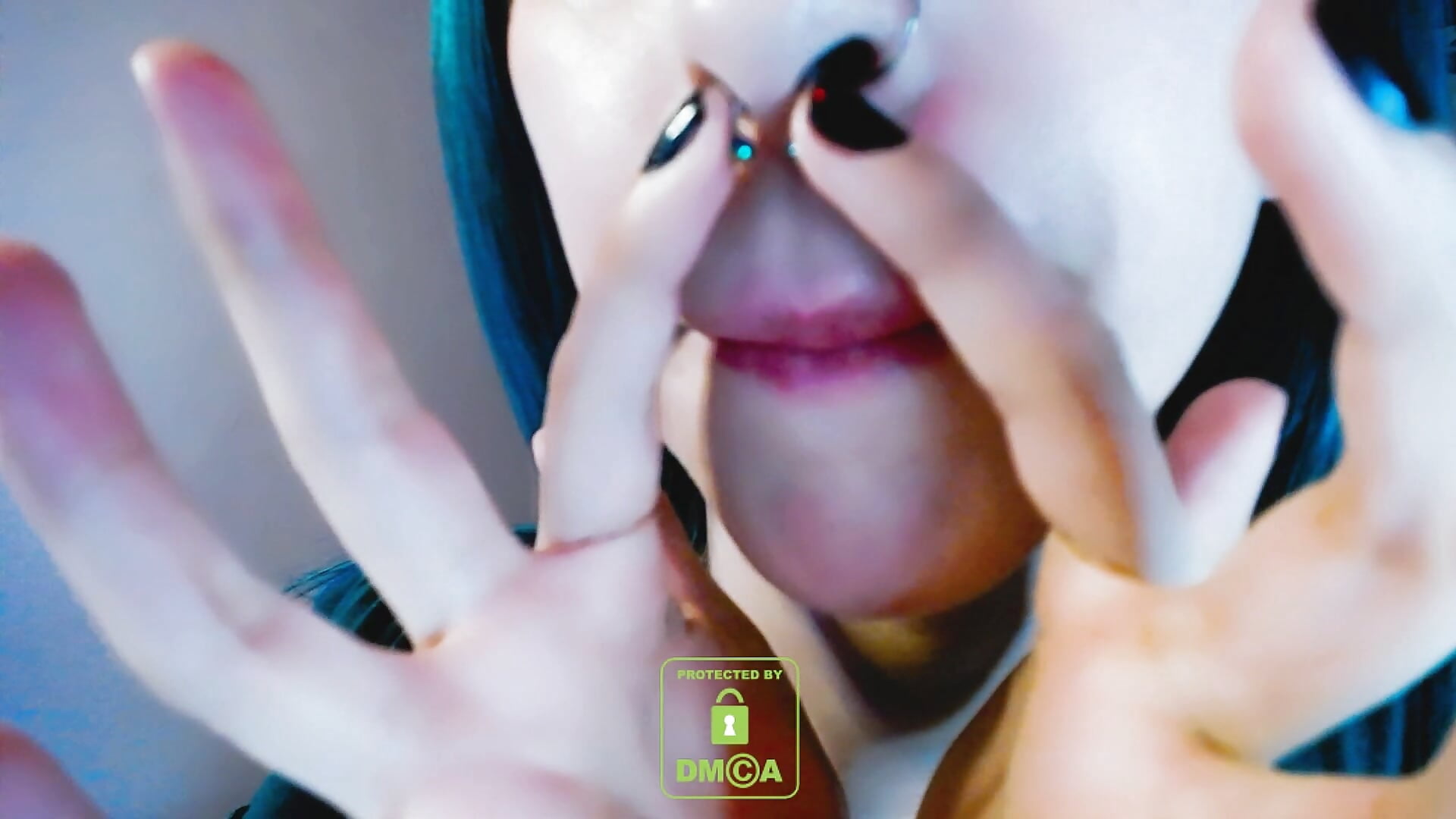 Piercing girl taste - video by dakota_senju cam model