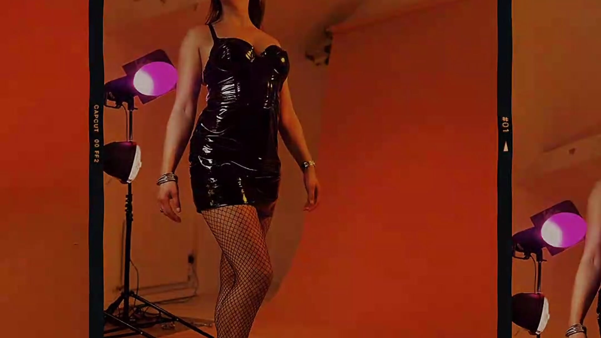 Photoshoot teaser - video by QueenTricks1 cam model