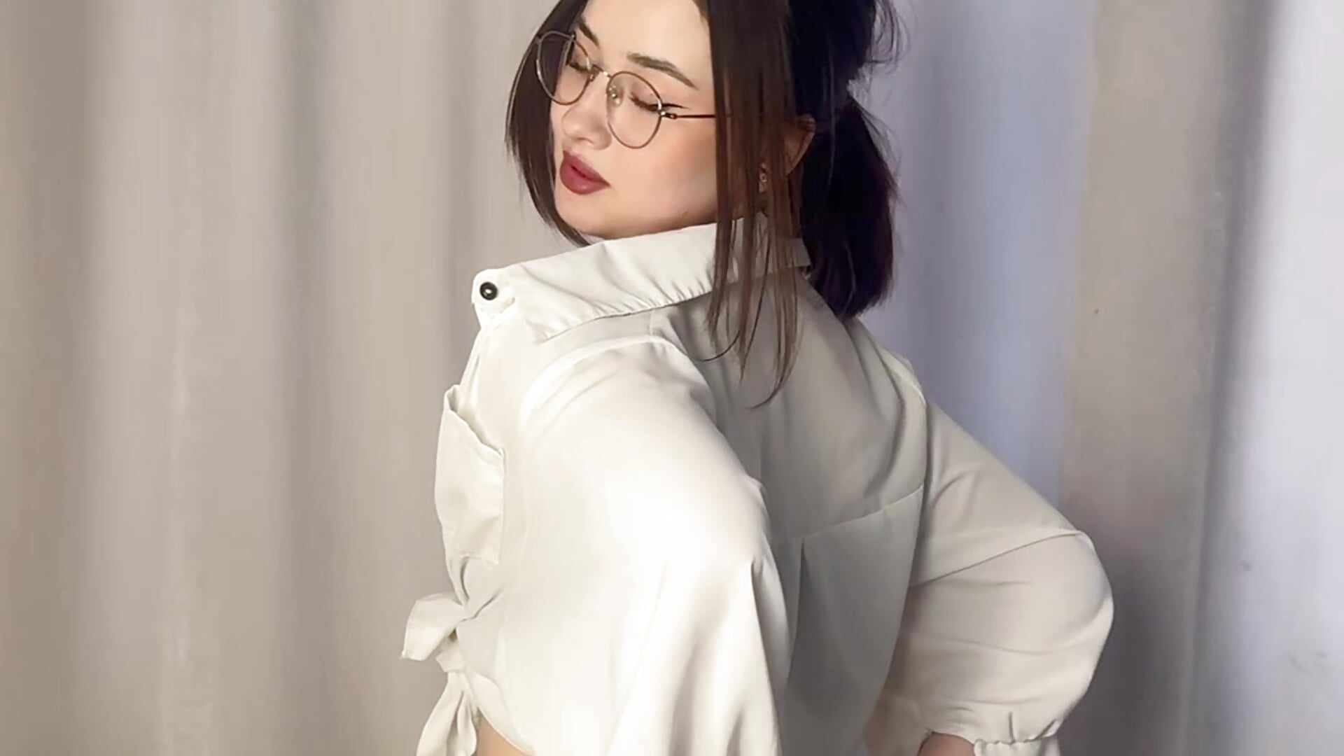 Sexy stratch my ass - video by NormaByd cam model