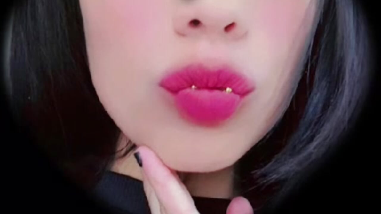 Do you like it love? - video by Ey_im_simone cam model