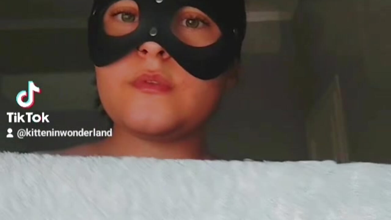 sexy dance - video by SelenaBoni cam model