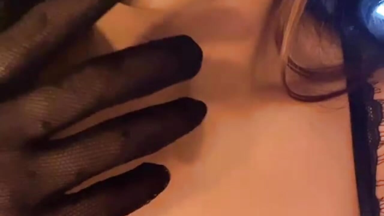 profile-intro-video-1694323885 - video by Holly-Foster cam model