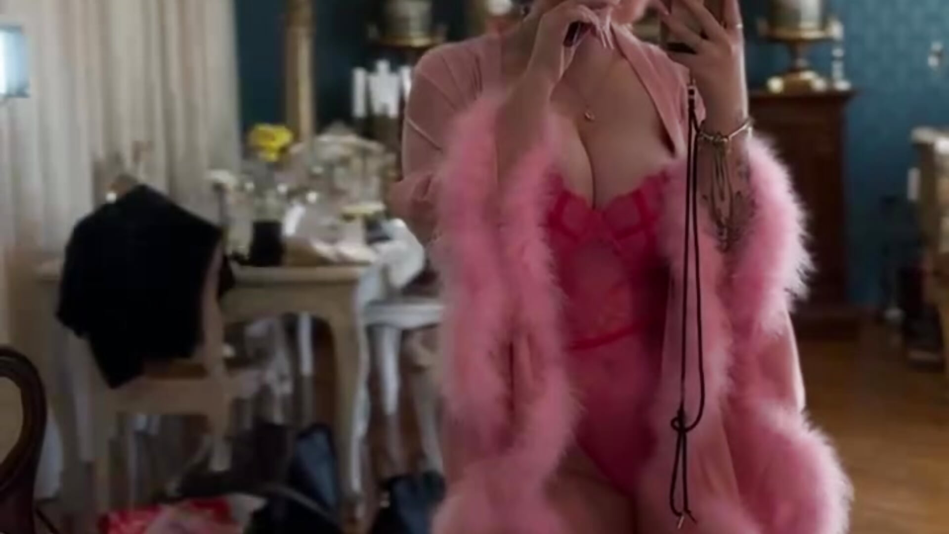 Spoiler for a photo shoot - video by SugarMuse cam model