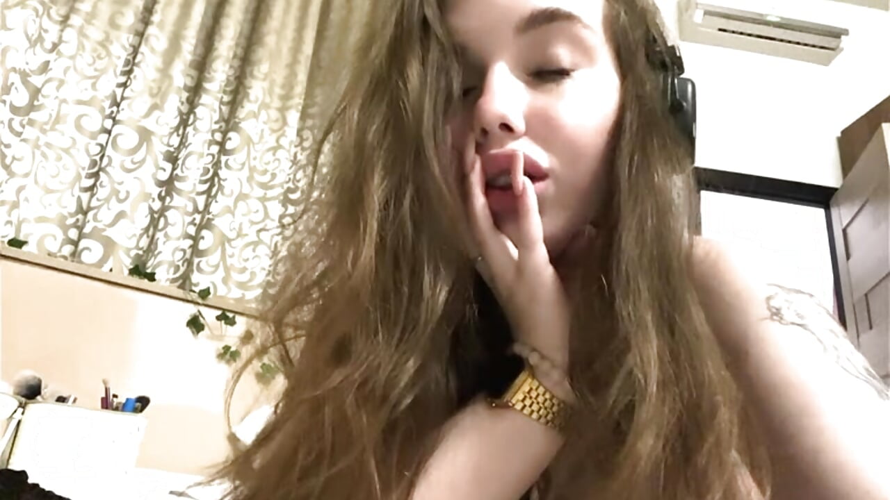 Eyes contact 2.0 - video by SugarMuse cam model