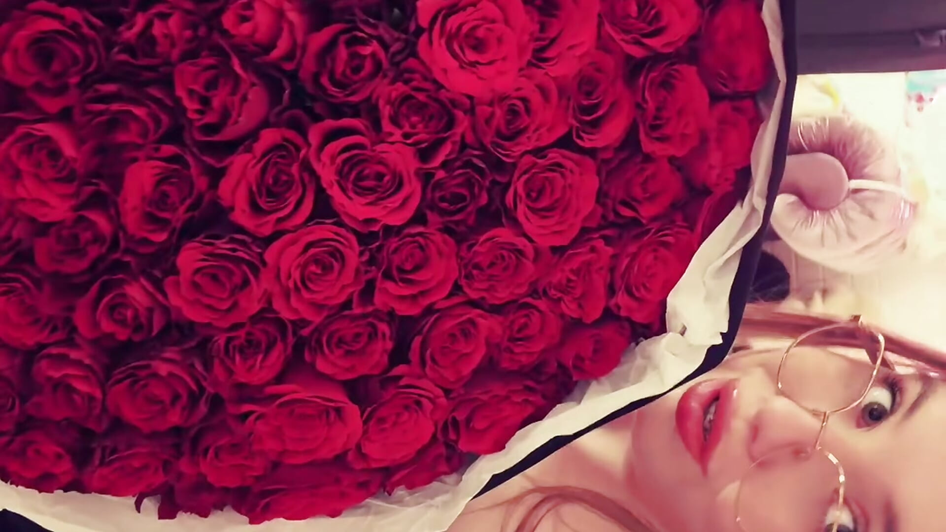 🤭🌹 - video by SugarMuse cam model