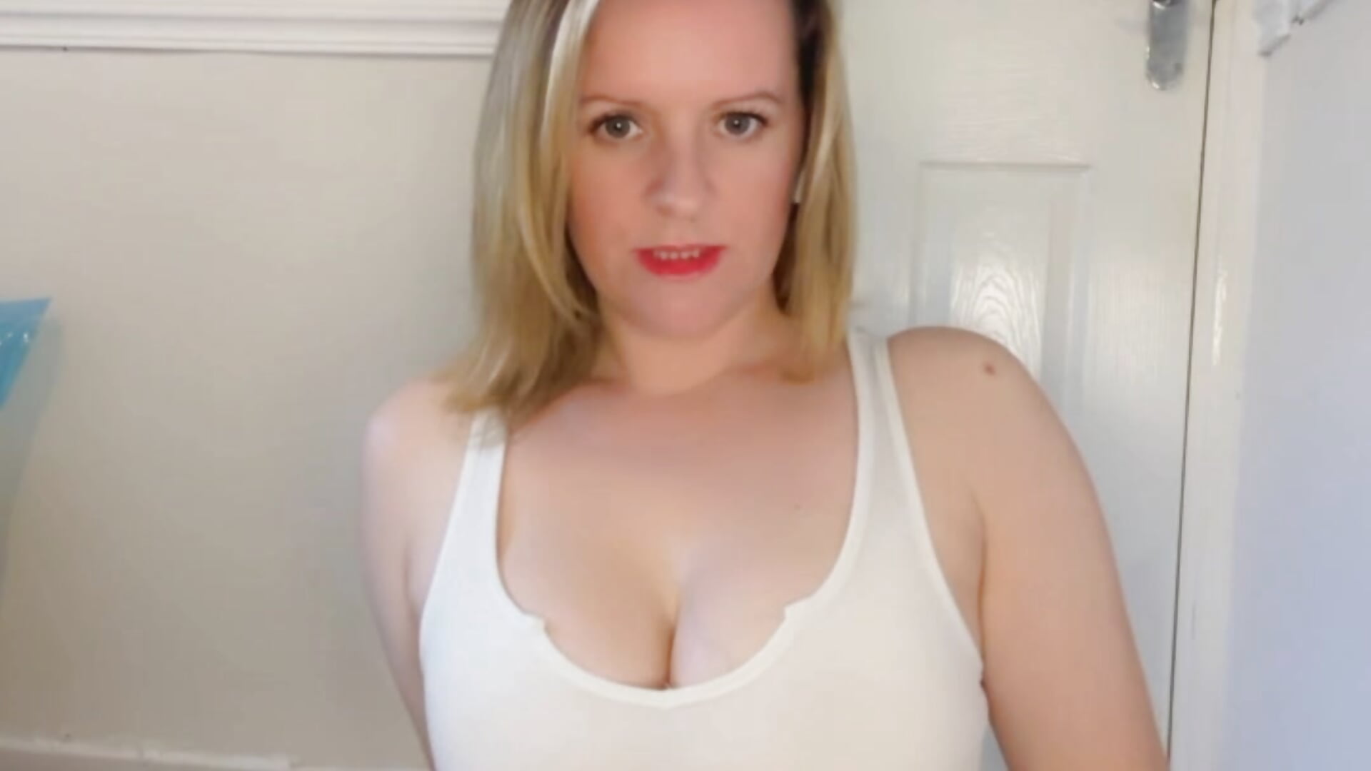 Slutty skirt, dildo & pussy play